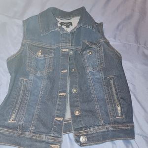 Woman jean vest